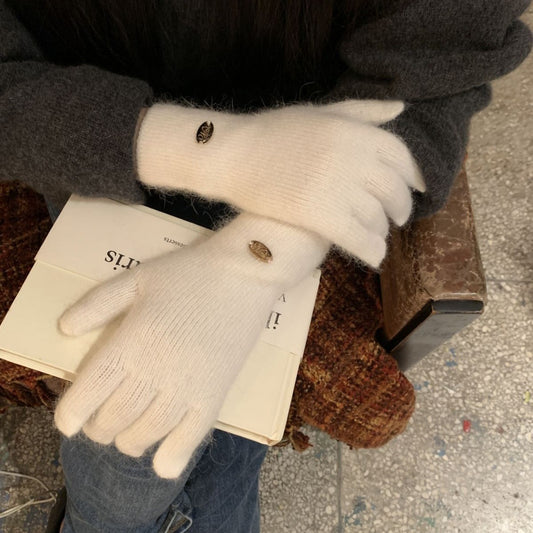Merino Wool Winter Gloves with Warm Lining for Outdoor Use