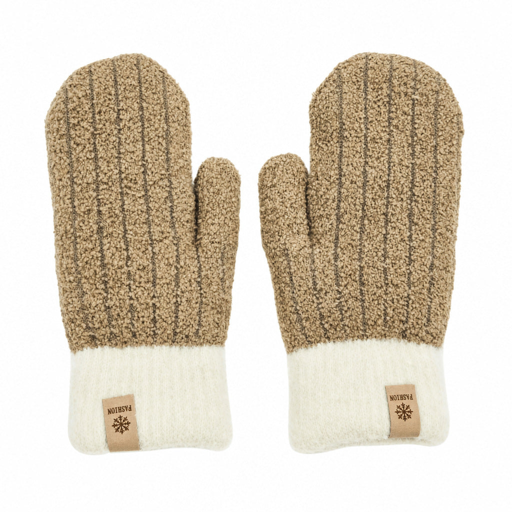 Fleece Lined Winter Gloves with Windproof Design for Outdoor Activities