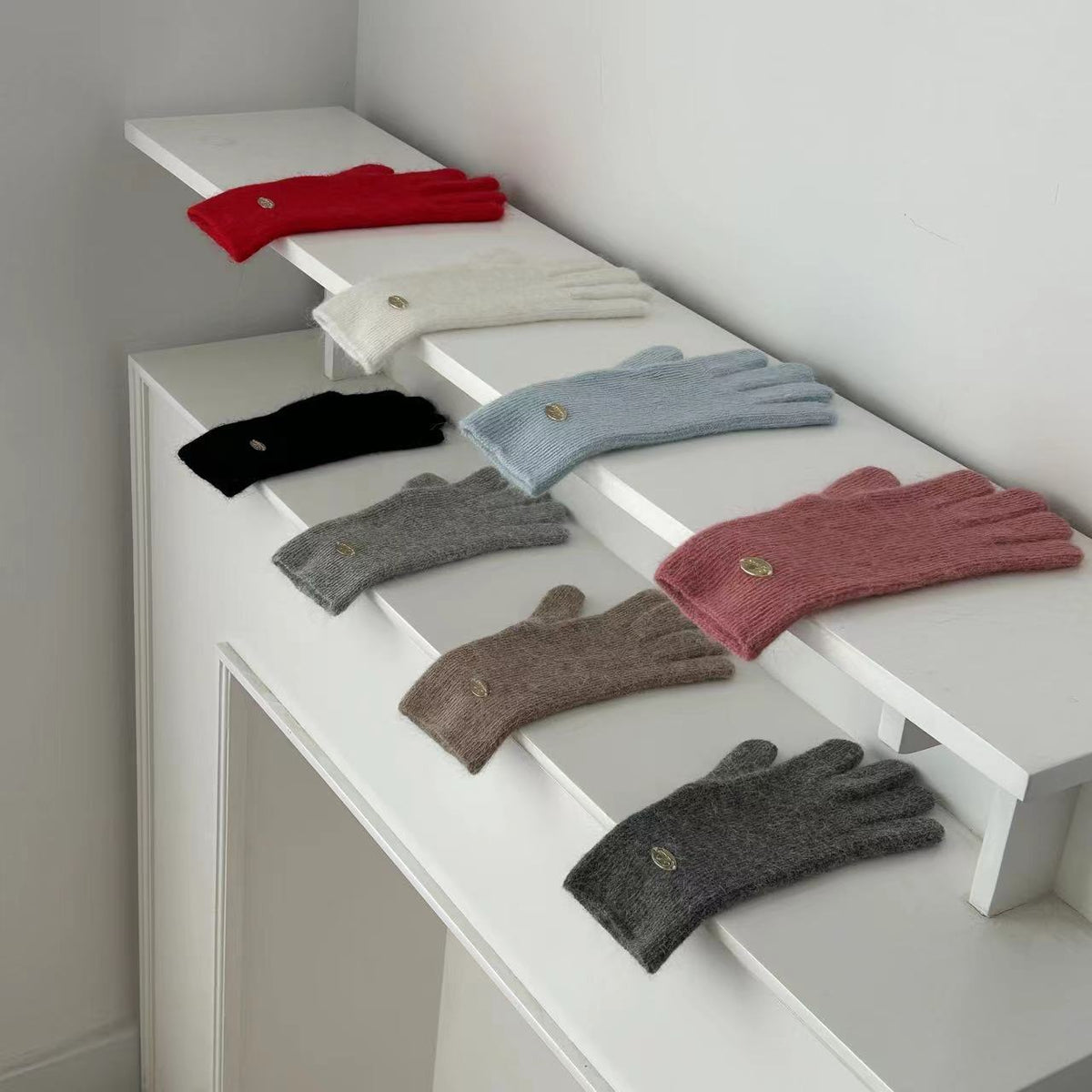 Merino Wool Winter Gloves with Warm Lining for Outdoor Use